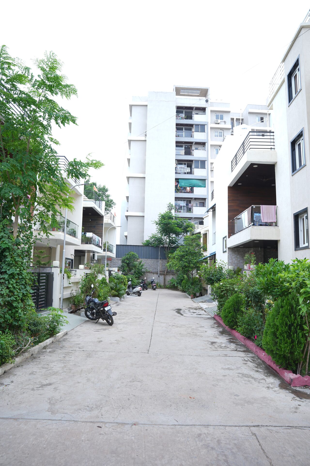 Shiva Heights — Green residential courtyard